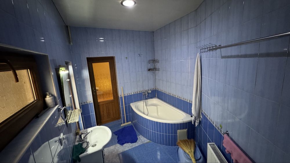 Hovli uy sotiladi 4 sotix