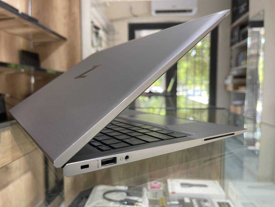 HP ZBook 15 G8 Core i7-1185G7 озу16гб 256ssd Nvidio Quadro T500