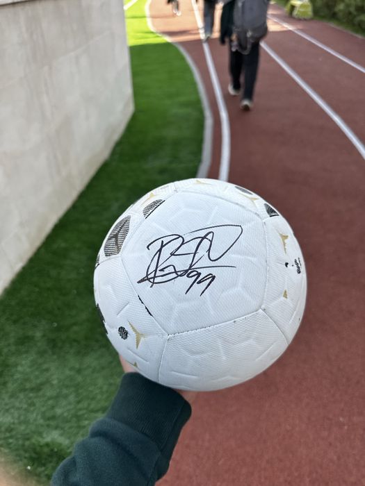 Автограф на мяче найк оригинал