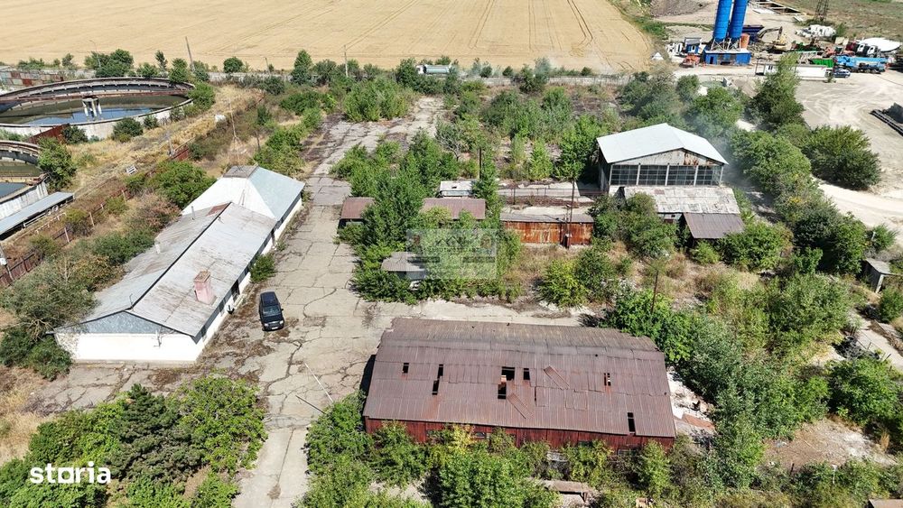 Teren intravilan 15.700 mp si constructii in zona Vrancart/Adjud/Vranc