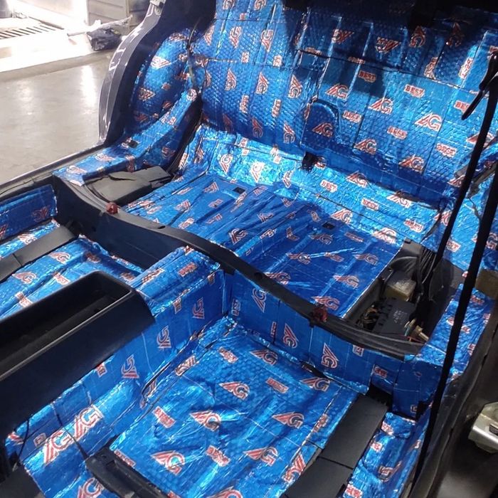 Шумоизоляция,  антикорозия, перетяжка салона