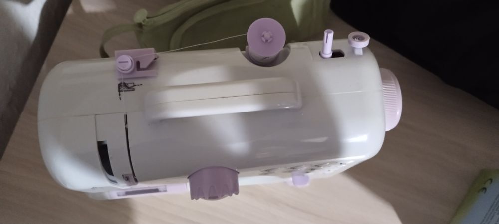 Швейная машинка продам