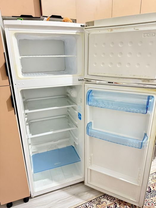 БУ Холодильник продаётся