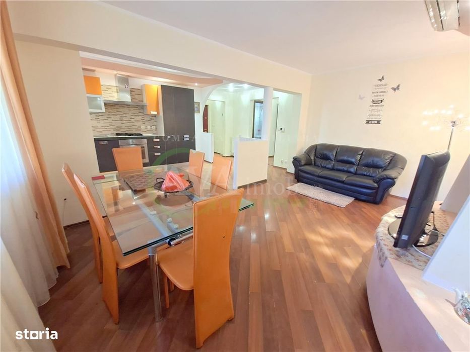 Apartamnet 3 decomandate, etaj 2, cu 2 bai, centrala, zona Ura