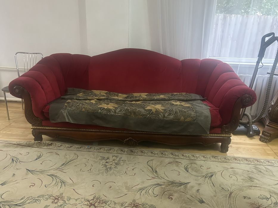 Диван класический
