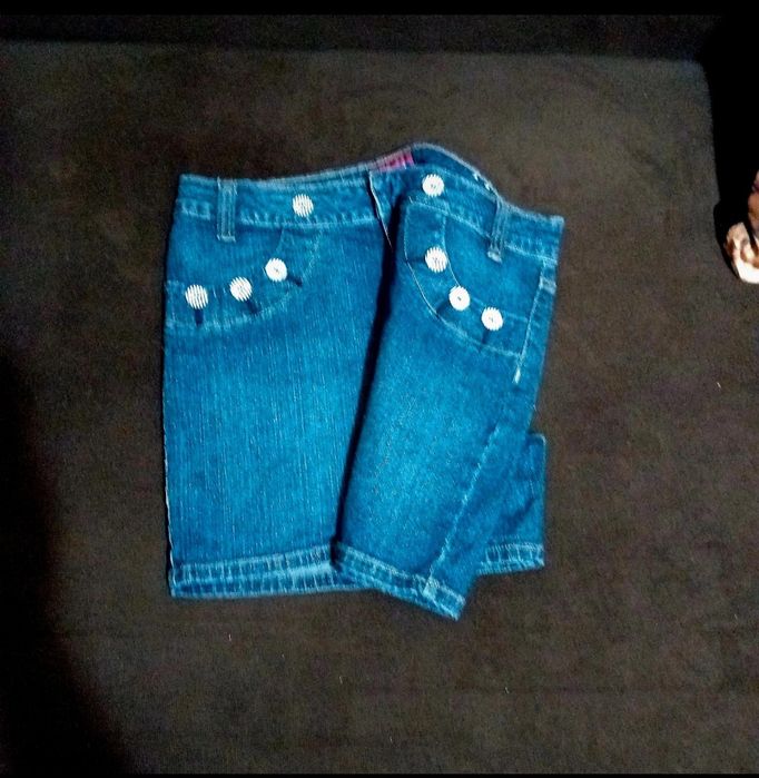 Pantaloni dama scurti