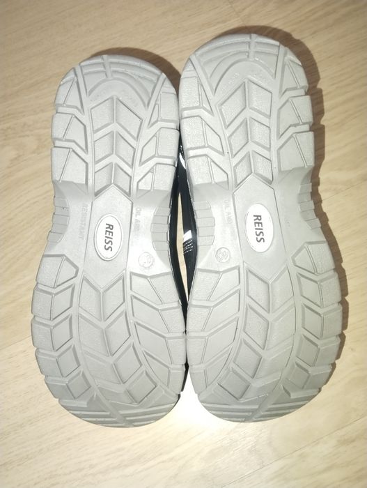 Продаю спецобувь