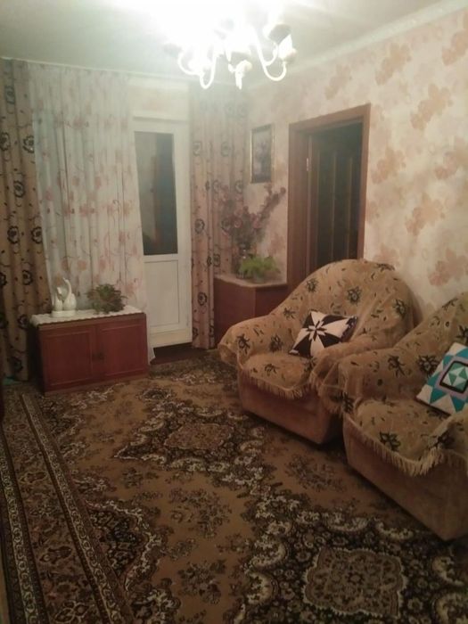 Продам 4 комнатную квартиру