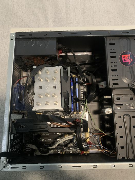 Vand pc gaming -AMD A10-7850K, 16gb ram,SSD+HDD