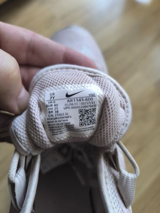 Nike air Дамски розови маратонки номер 40