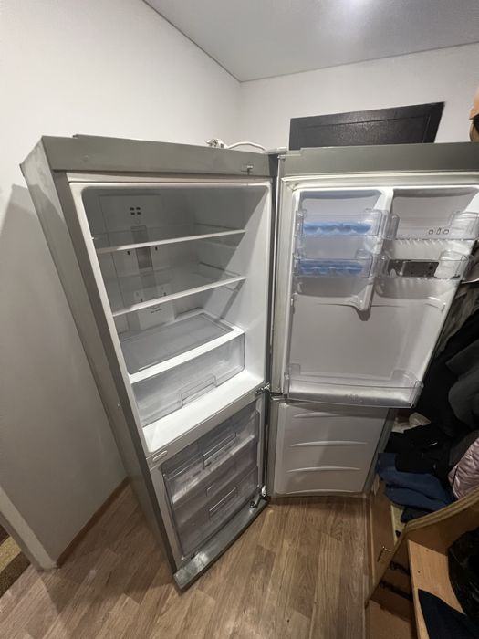 Продам-LG холодильник “