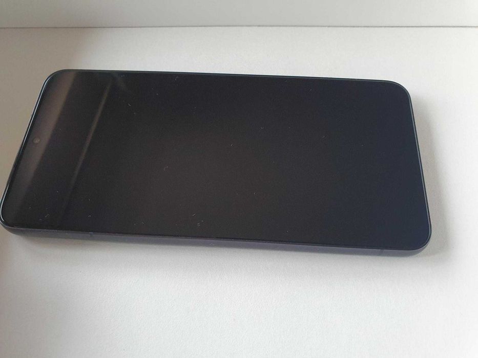 Продавам Z Flip3  128GB 8GB RAM