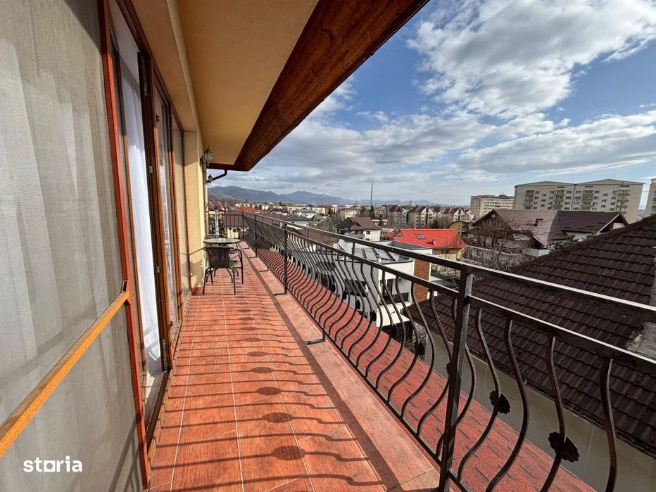 Vanzare - apartament 3 cam, zona Sasar