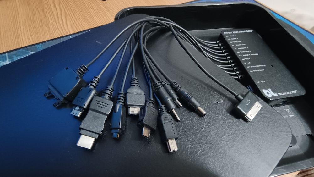 Dock încărcare telefoane vechi