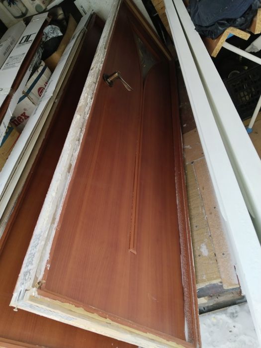 Двери с коробкой готовые