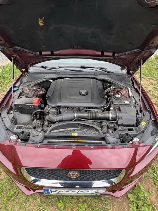Jaguar Xe 2.0 D 180 Prestige