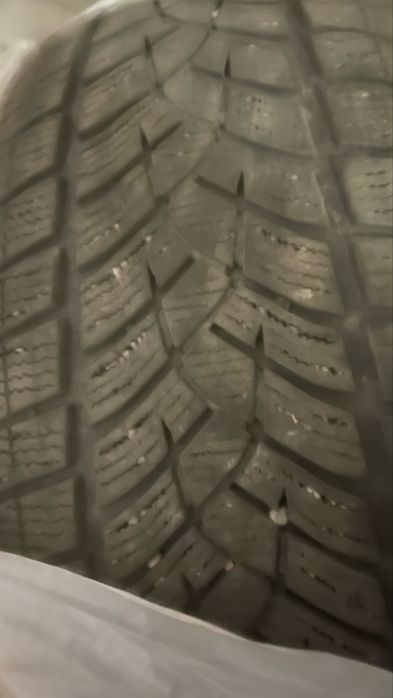 Шины зимние 255/55/18