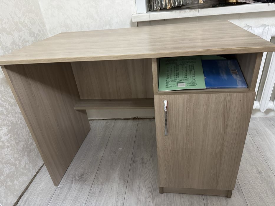 Продам письменный стол