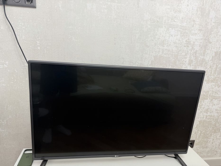 Телевизор LG  в отличном состояний