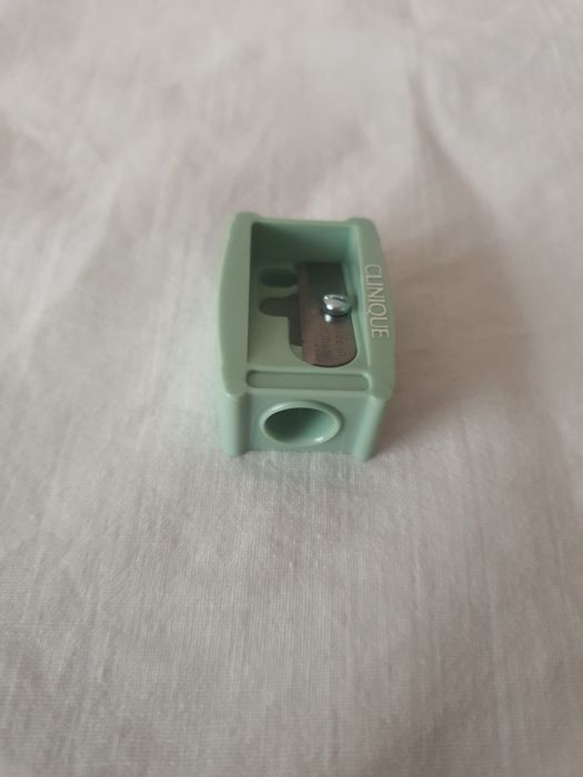 Точилка от Clinique