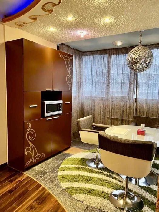 Дава се под наем Двустаен апартамент в София, Център - 55 кв.м за 408 € - Снимка #3