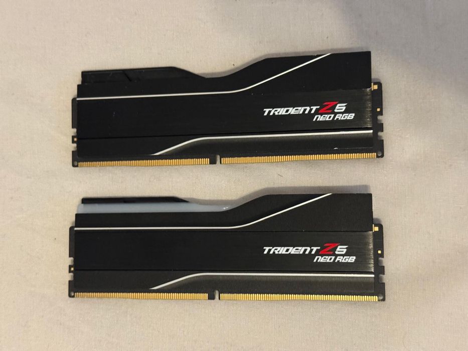 Kit RAM G.Skill Trident Z5 Neo RGB 32GB 2 x 16GB DDR5 6000 Mhz CL30 EXPO