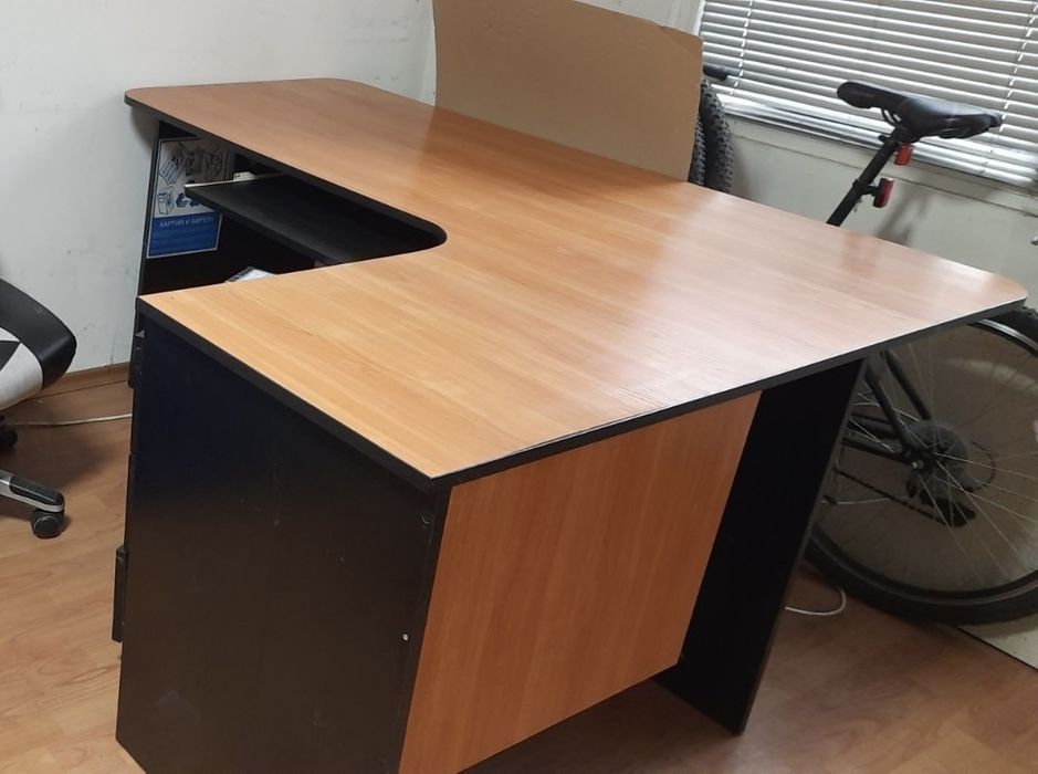 Офис обзавеждане