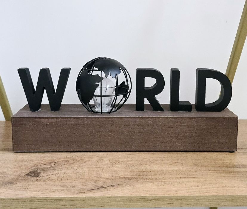 Светящаяся статуэтка World