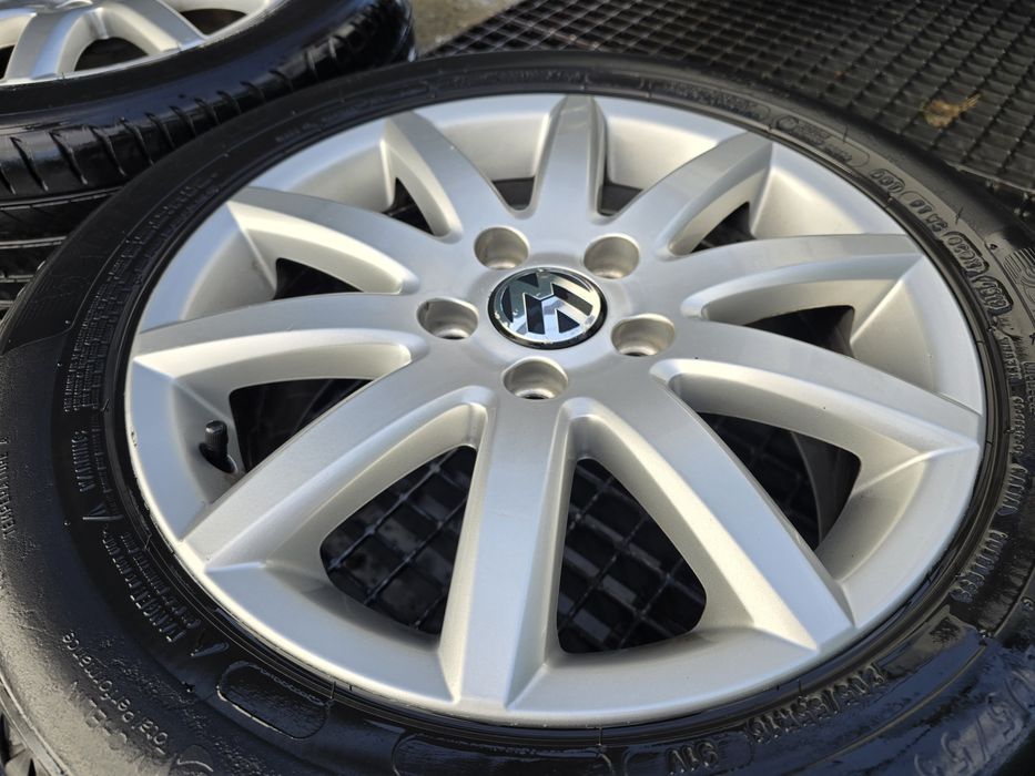 Jante aliaj originale Volkswagen R16 cu  anvelope Michelin  stare foarte buna