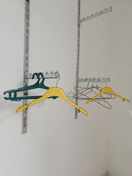 Вешалки  бу в хорошем состоянии
