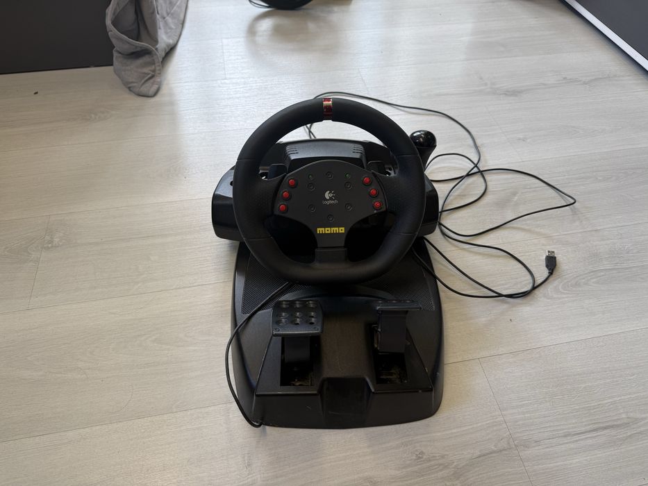 Logitec MOMO racing Волан за PC