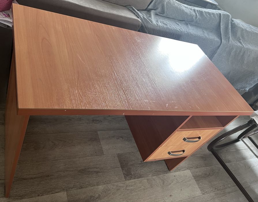 Продам письменный стол