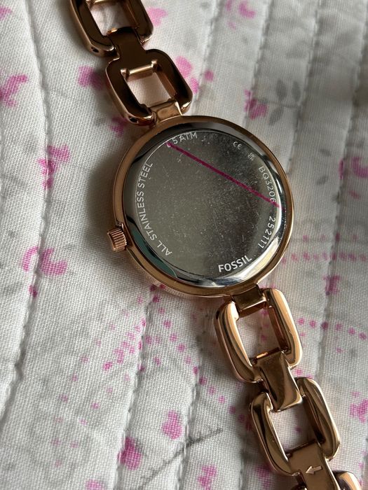 Fossil Kerrigan нов страхотен кварцов дамски часовник в розово злато