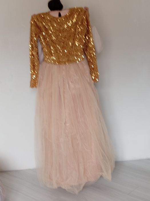 Вечерний платье очень красивое