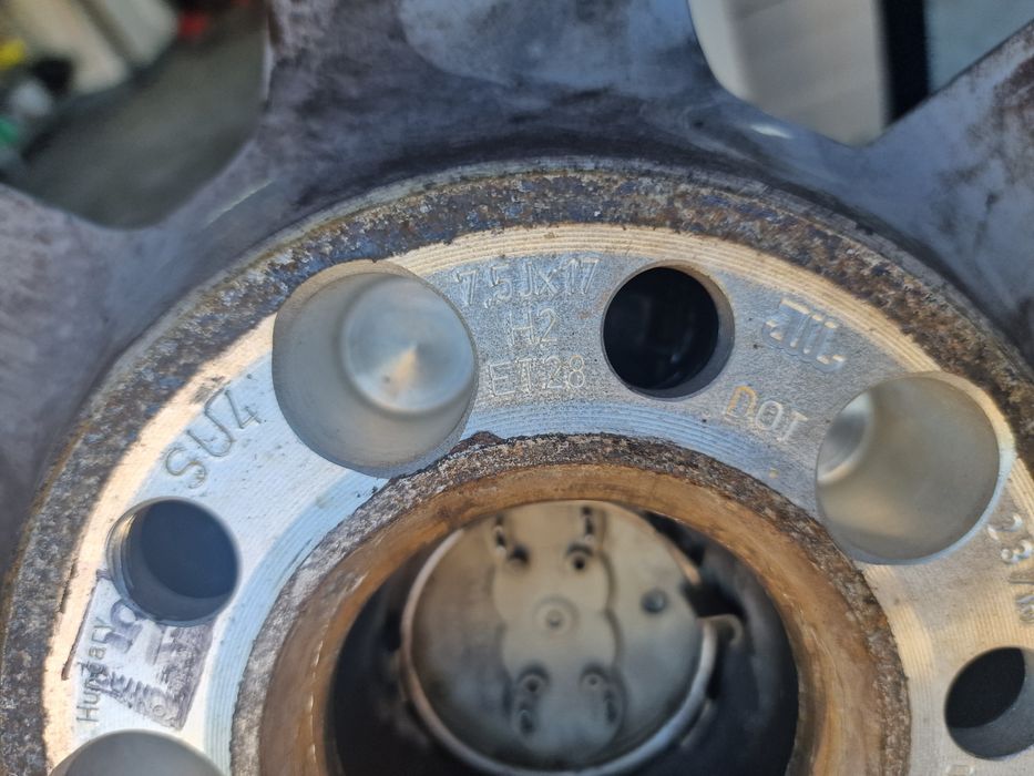 Гуми с Джанти за Audi A5,A6 225/50 R17 Michelin 2016 dot