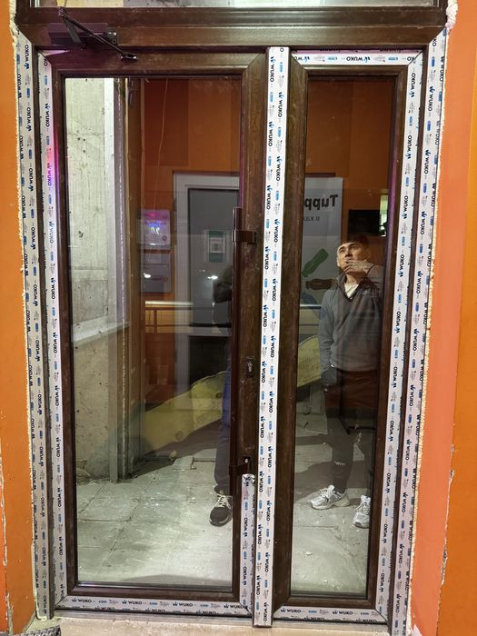 Пластиковые двери , алюминиевые двери