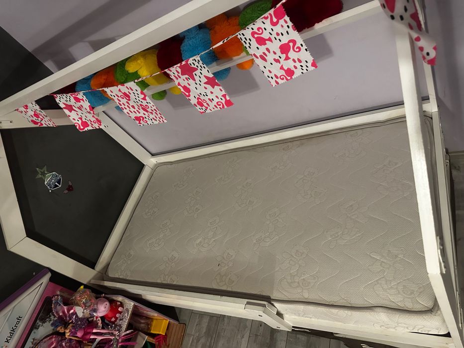 Дървено легло с рамка и матрак ,160х80 см, Бял