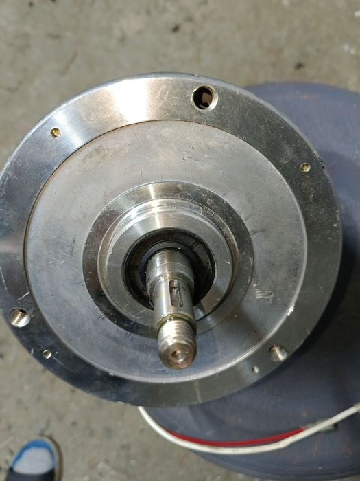 Продам электро двигатель мясорубку