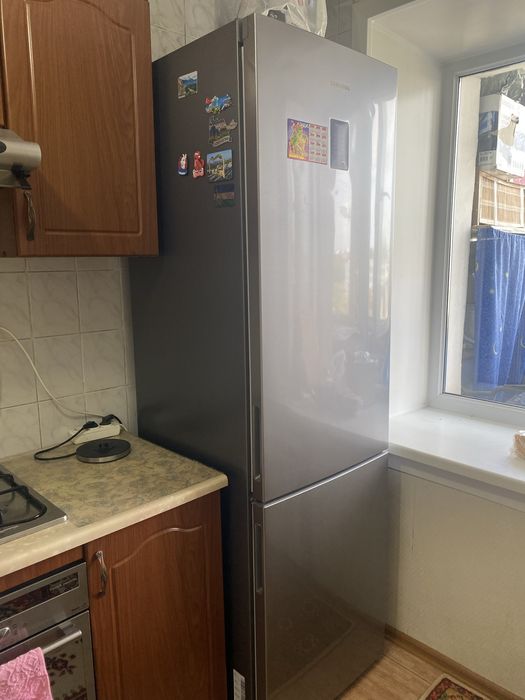 Продаю холодильник Samsung