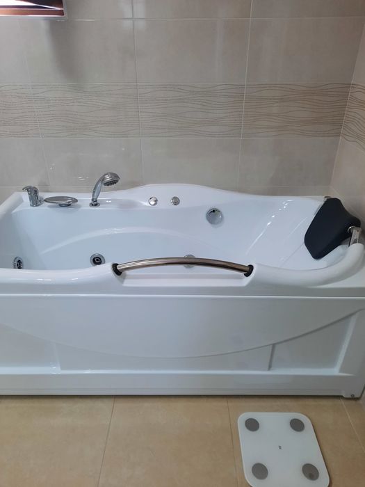 Cada cu hidromasaj