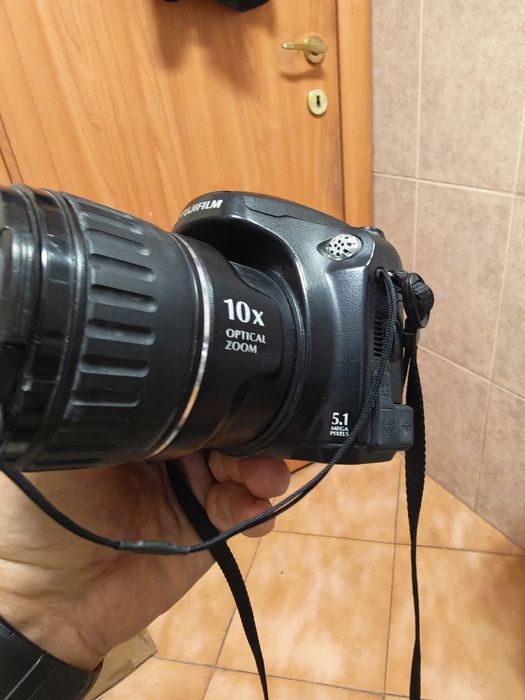 FujiPix S5600 Digital Camera