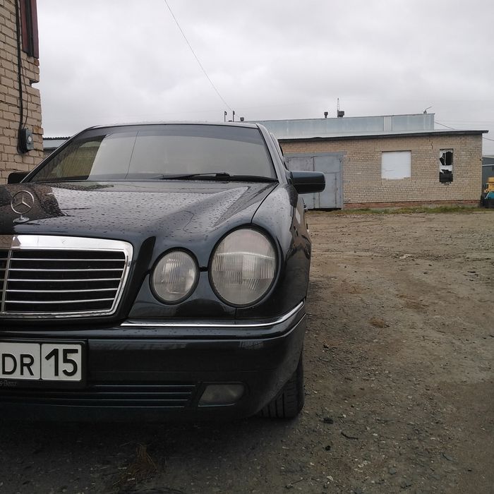 Продам мерседес 210