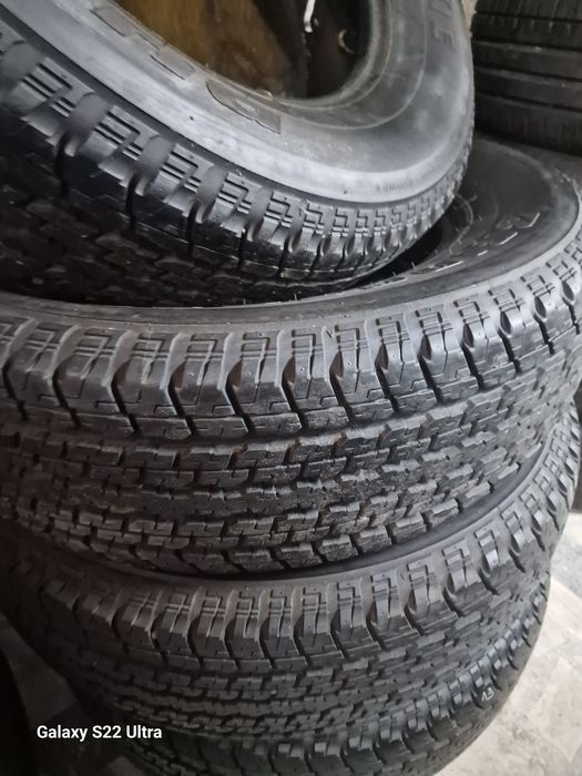 255 70 18 Bridgestone 4бр Замъка Ямцол