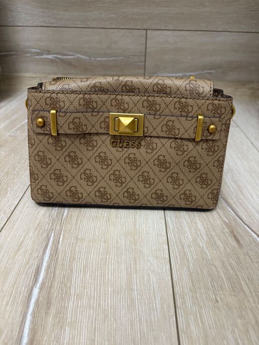 Кафява Чанта Guess