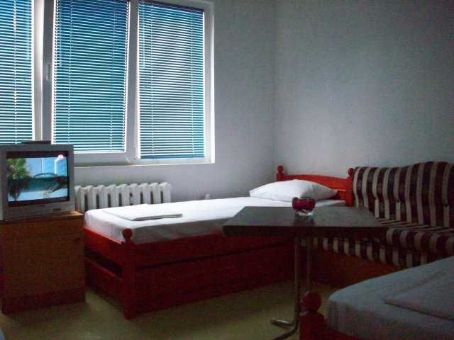 Дава се под наем  в Пловдив, Централна гара - 135 кв.м за 198.9 € - Снимка #6