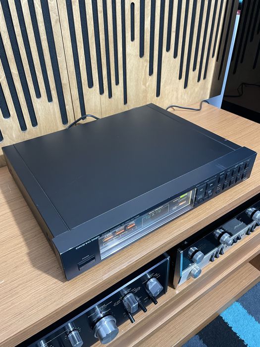 Tuner onkyo integra t-4017