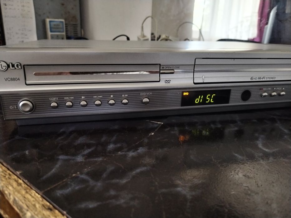 Combo dvd și VCR model LG vc8804