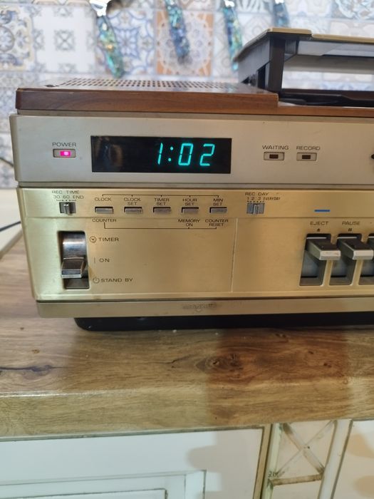 Продавам видеорекордер Sanyo Betamax