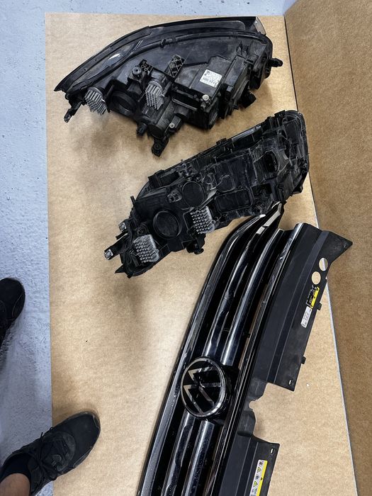 Faruri full led,grilă radiator.emblemă distronic.vw tiguan 2 facelift.