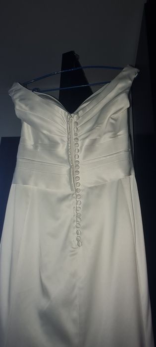 Vând Rochie de Mireasa Tip Sirenă_Másura S+M